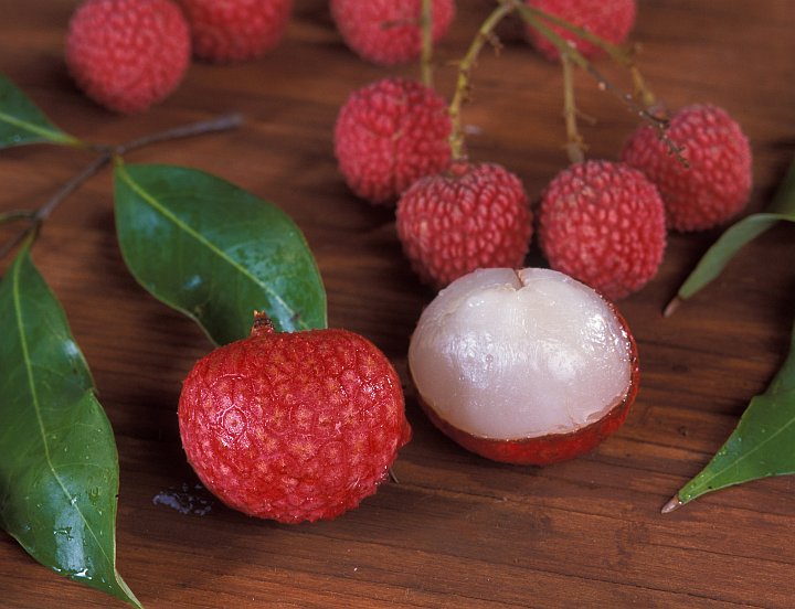 Lychee (Lichi, Lichee, Laichi, Leechee, Lechia, Litchi, Quenepe Chinois, Litschi), Litchi chinensis -- Red on the Outside, White on the Inside -- an Edible Fruit in the Sapindaceae, the Soapberry Family. Photo Credit: Peggy Greb (http://www.ars.usda.gov/is/graphics/photos, K10889-1), Agricultural Research Service (ARS, http://www.ars.usda.gov), United States Department of Agriculture (USDA, http://www.usda.gov), Government of the United States of America (USA).
