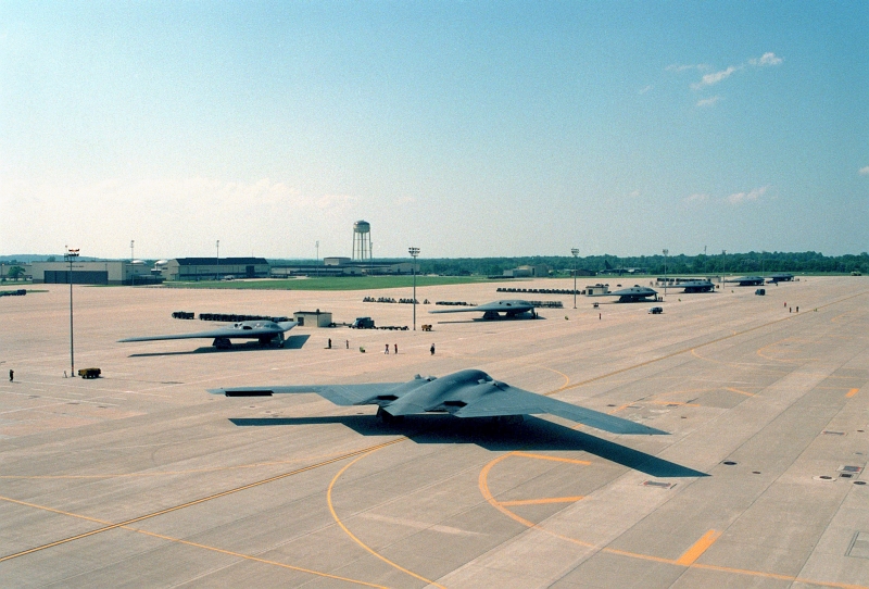 30. Seven USAF B-2 Spirit Stealth Bombers at the "Beast Walk" Exercise, June 22, 1998, Whiteman Air Force Base, State of Missouri, USA. Photo Credit: Senior Airman Jessica Kochman, United States Air Force; Defense Visual Information (DVI, http://www.DefenseImagery.mil, DF-SC-02-02364) and United States Air Force (USAF, http://www.af.mil), United States Department of Defense (DoD, http://www.DefenseLink.mil or http://www.dod.gov), Government of the United States of America (USA).