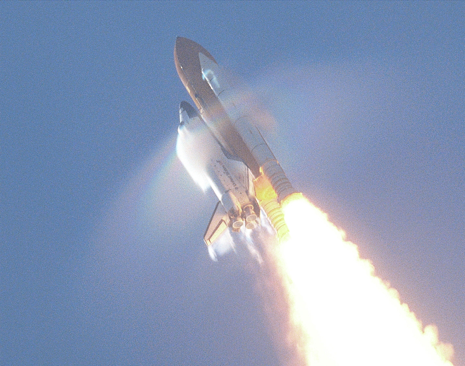 gpw-20040817k-NASA-KSC-00PP-1416-liftoff-Space-Shuttle-Atlantis-STS-106-20000908-medium.jpg