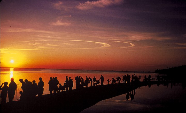 A Sense of Awe and Peace Comes With Observing Nature's God -- Jesus Christ -- Create Beautiful Portraits in the Sky. Photo Credit: Ron Singer, Washington DC Library, United States Fish and Wildlife Service Digital Library System (http://images.fws.gov, WO-2943), United States Fish and Wildlife Service (FWS, http://www.fws.gov), United States Department of the Interior (http://www.doi.gov), Government of the United States of America (USA).